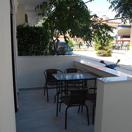 Giorgos Apartments Square Nea Vrasna Exterior photo